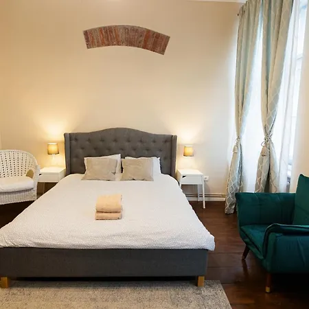 Lovely In Historical Center Wifi Appartement