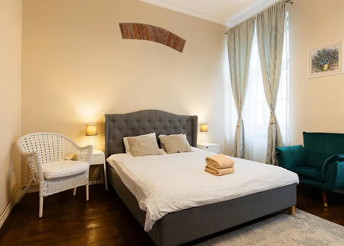 Апартаменты Lovely In Historical Center Wifi Тимишоара
